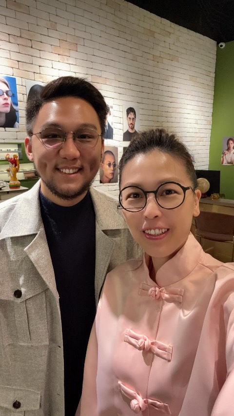 A customer at Iconic Lab, Mid Valley Megamall
