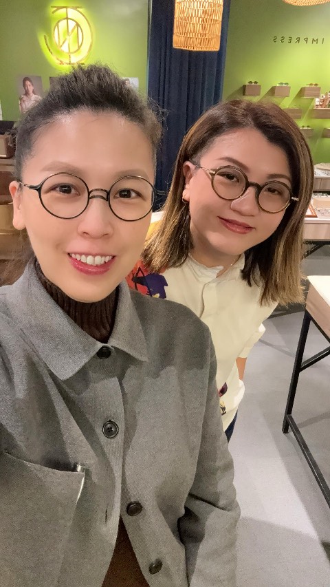 A customer at Iconic Lab, Mid Valley Megamall